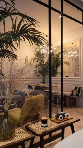 Elegant Suit in Montmartre by an Architect
